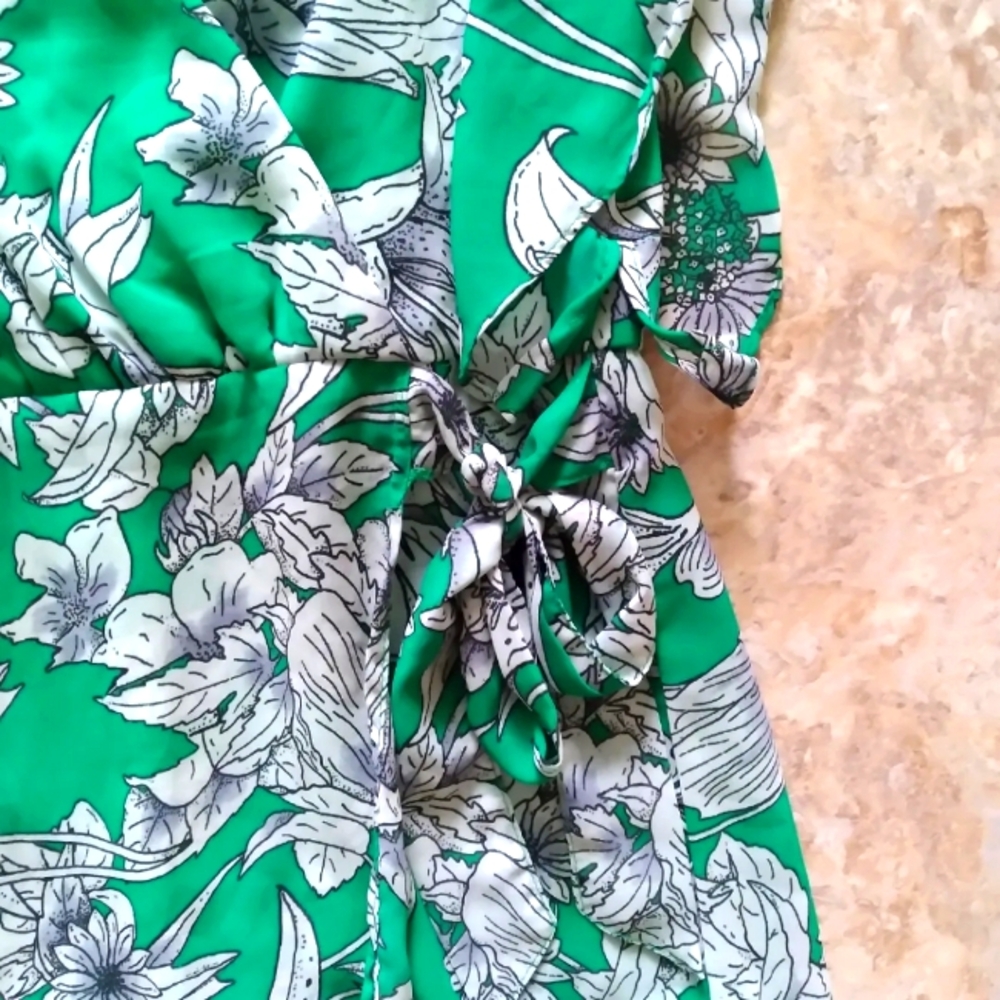 Japna Green Floral print faux wrap dress, size XS - Picture 5 of 10